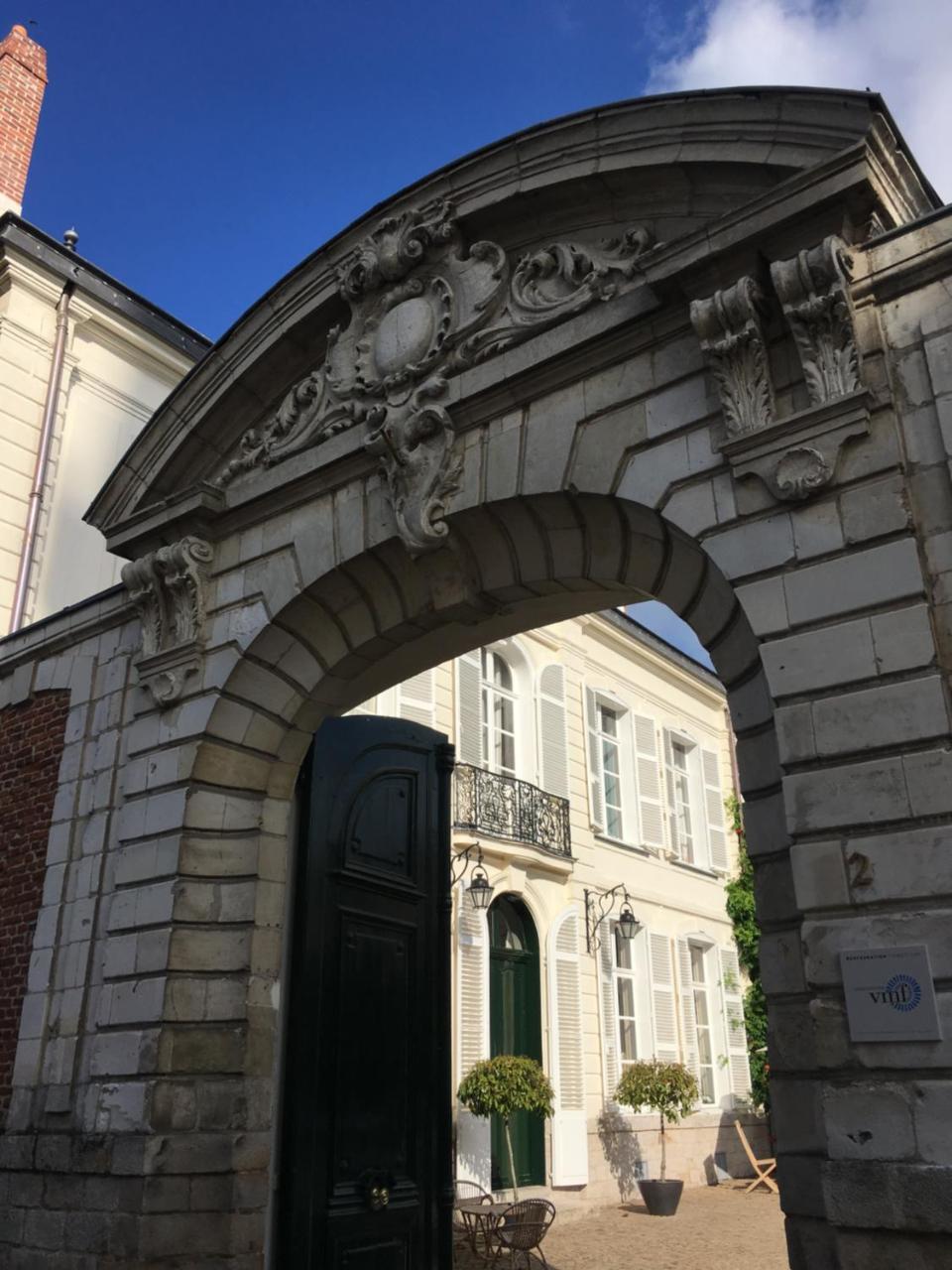 Entre Cour Et Jardin Bed & Breakfast Arras Eksteriør bilde